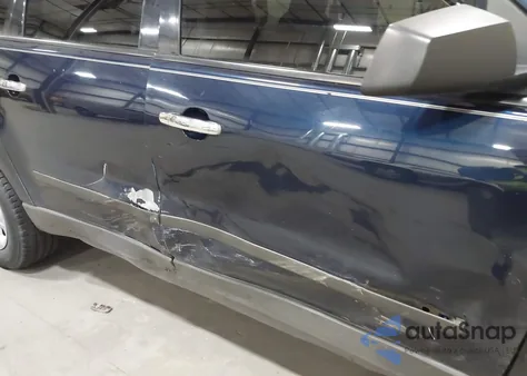 2010 Chevrolet Traverse Ls z USA, uszkodzony, nr VIN 1GNLVEED9AS141265